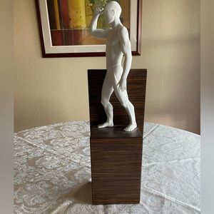 RETIRED 2008 ‘HIGHER LLADRO’ porcelain figurine-Item #01011899